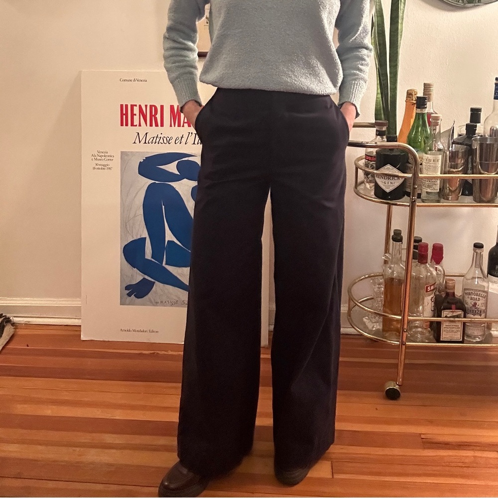 Chic Navy Wide-Leg Trousers